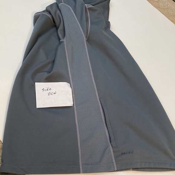 Nike- 3/4 zip jacket - men’s large - Picture 9 of 11